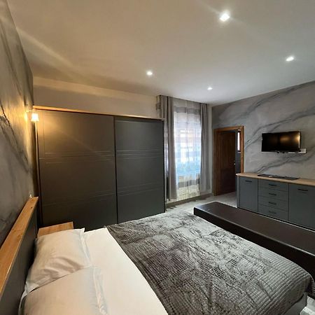 Lia House Apartman Brassó Kültér fotó